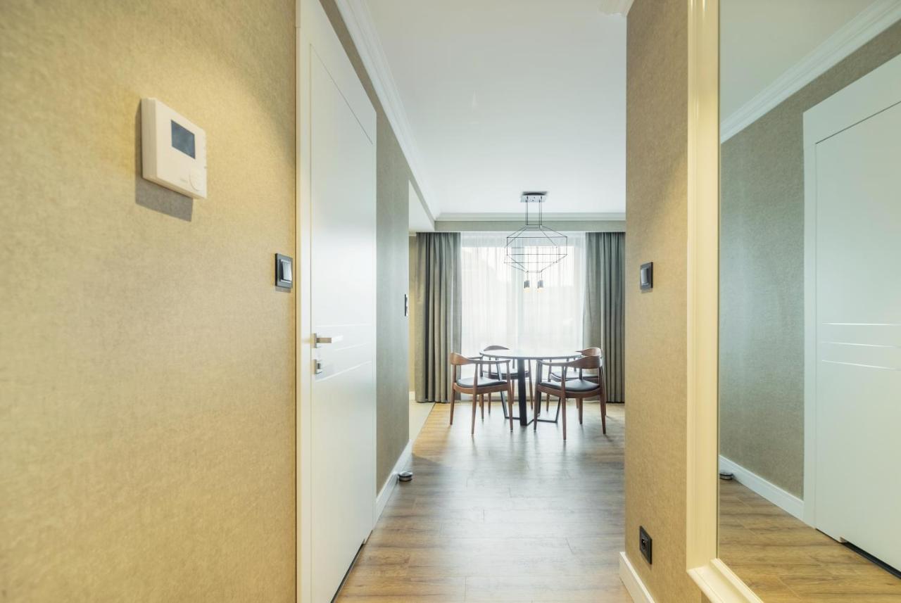 Grand - Prestigious Victoria Apartment *